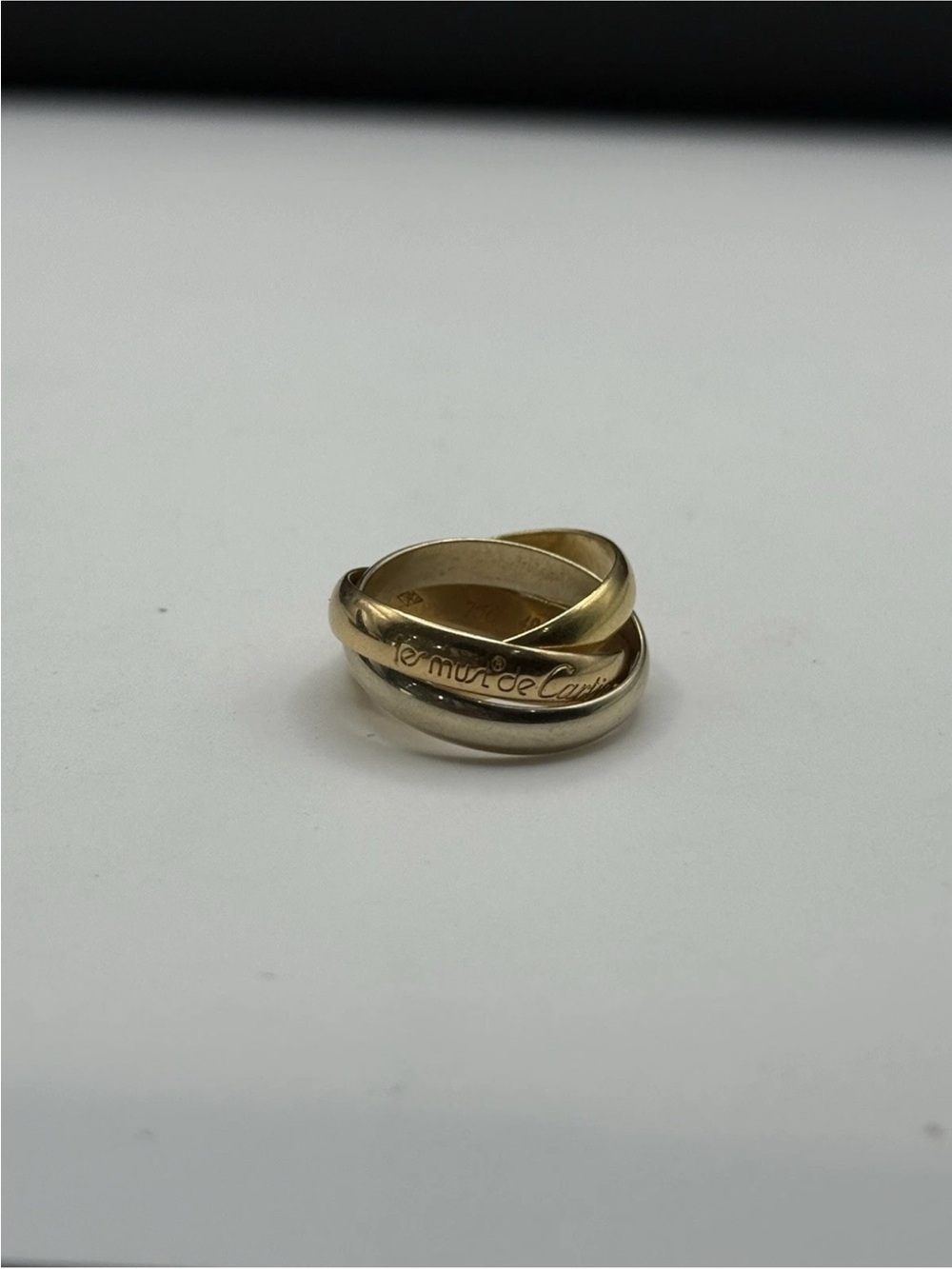 Cartier Trinity Interlocking Ring in 18K Yellow, White and Rose Gold - Picture 4 of 7